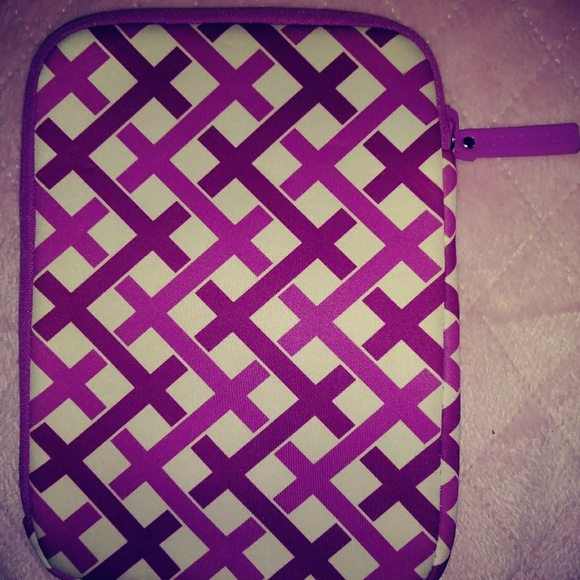 Vera Bradley E-Sleeve Mini IPad/Tablet Case. - Picture 2 of 6